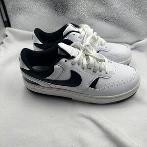 Nike White and Black Athletic Sneakers